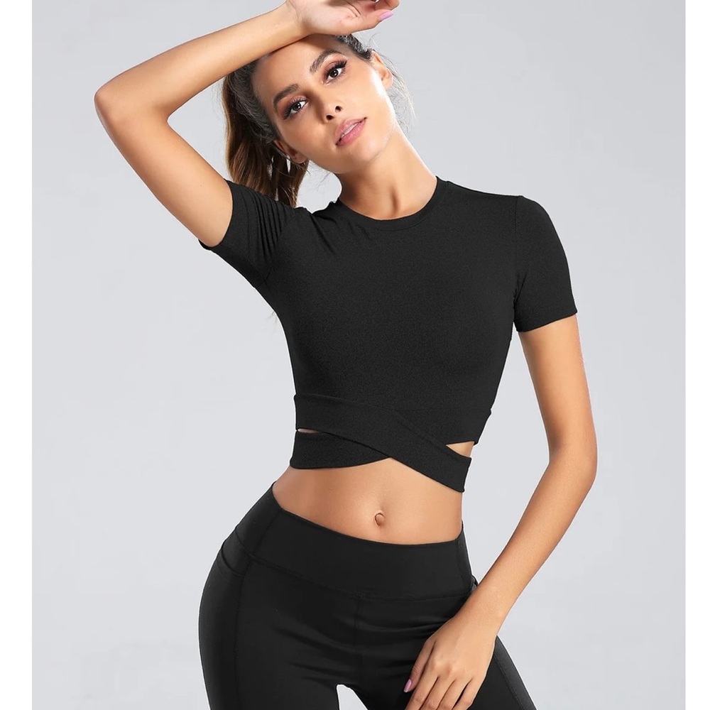 Elegant Black Workout Cutout Crop Top